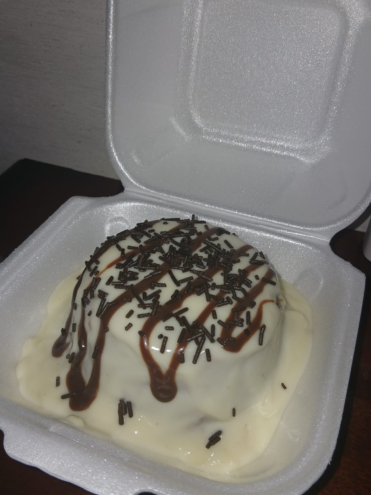 Mini Bolo Vulcão Ninho e Avelã