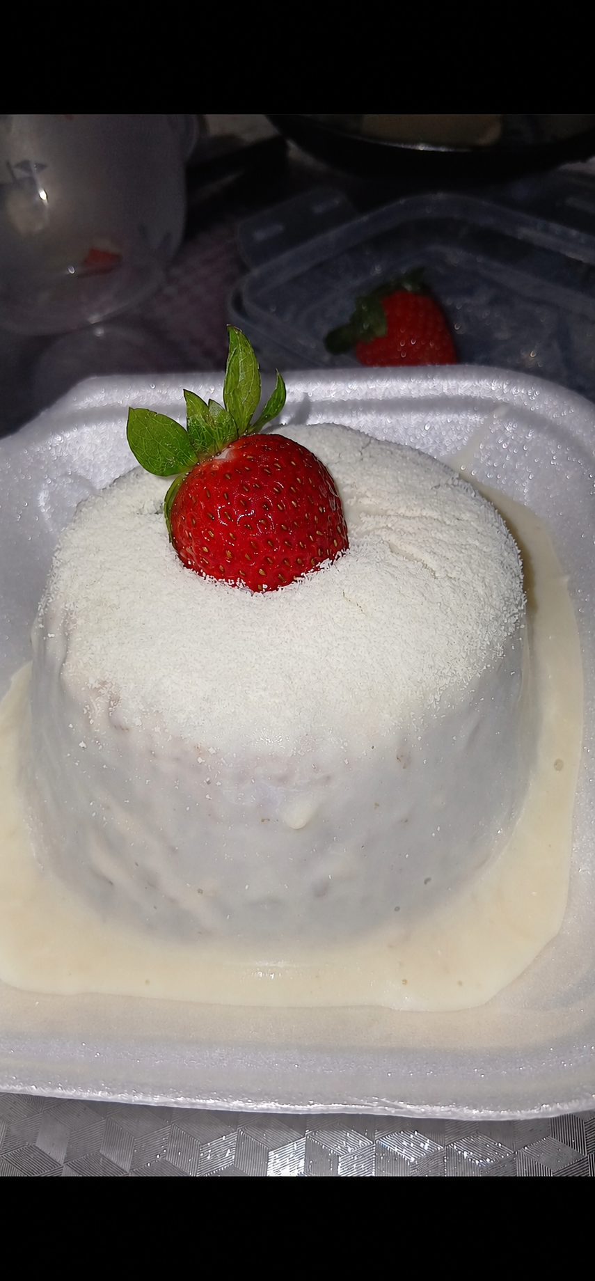 Mini Bolo Vulcão Morango Gourmet